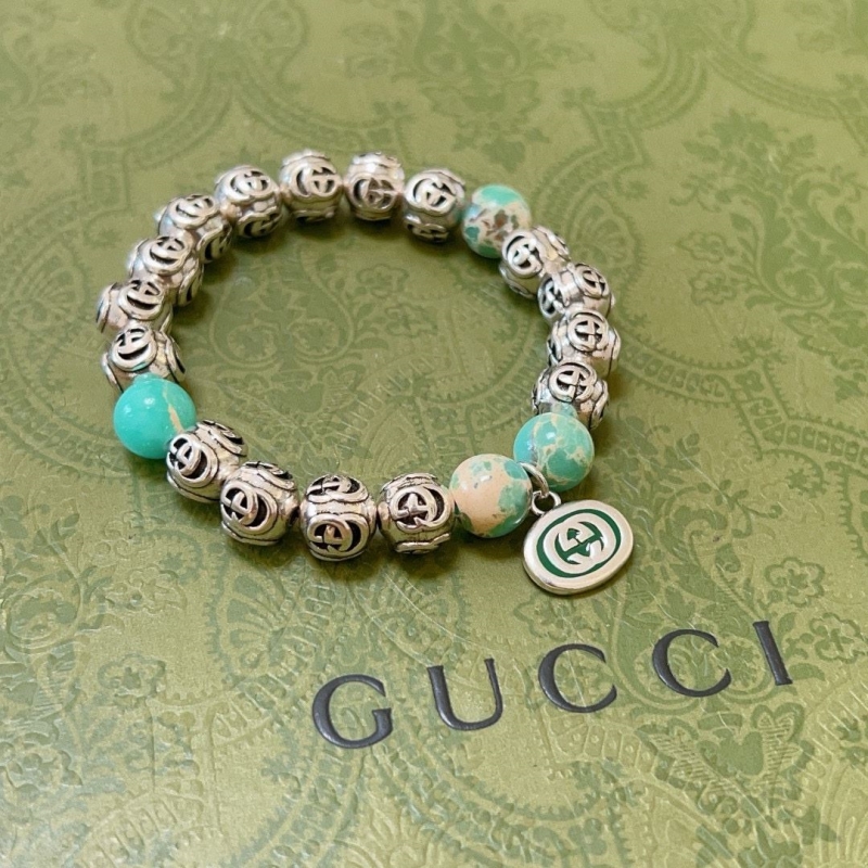 G*u*i bracelets